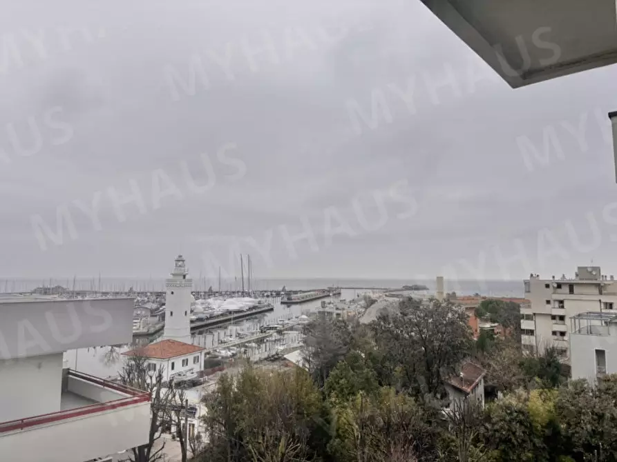 Immagine 53 di Appartamento in vendita  in Viale Giovanni Battista Ramusio 8 a Rimini