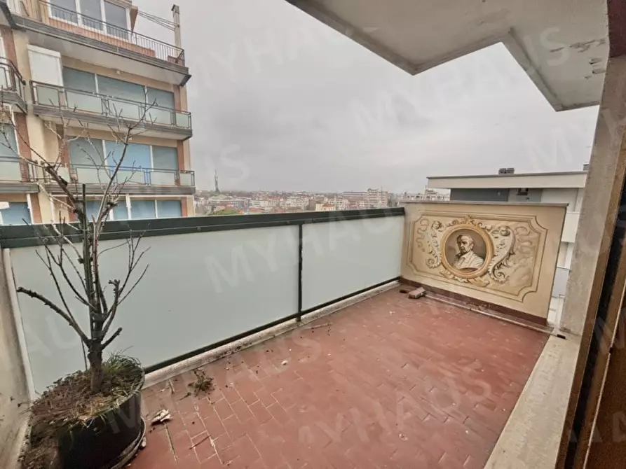 Immagine 9 di Appartamento in vendita  in Viale Giovanni Battista Ramusio 8 a Rimini