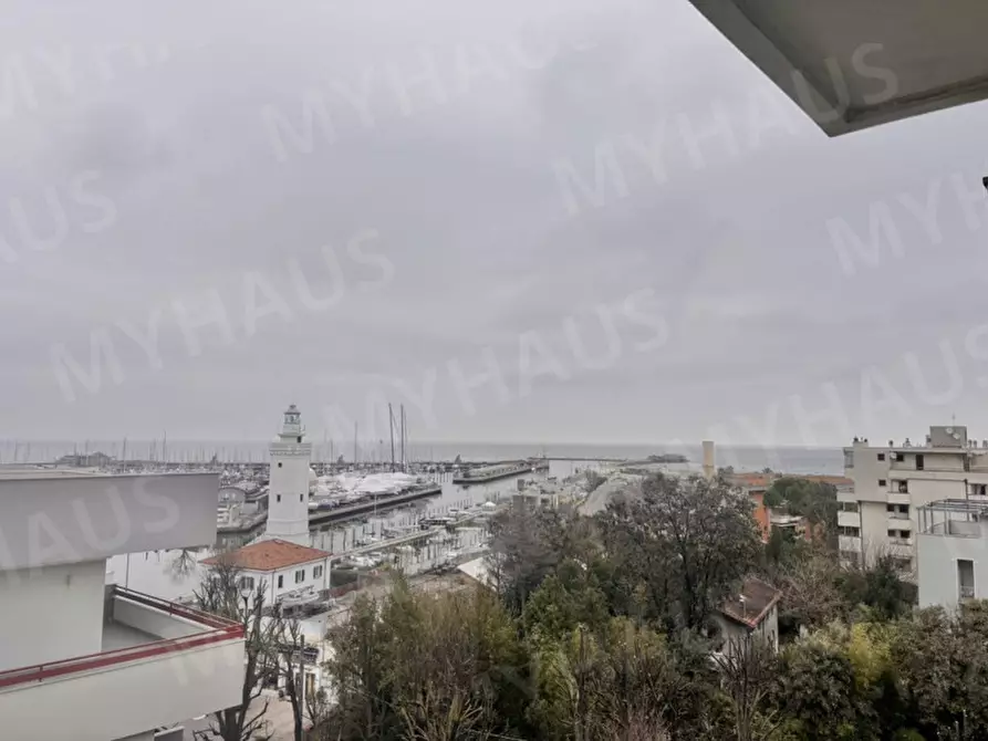 Immagine 55 di Appartamento in vendita  in Viale Giovanni Battista Ramusio 8 a Rimini