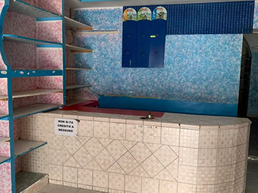 Immagine 6 di Attività commerciale in affitto  in Via Endimione a Roma