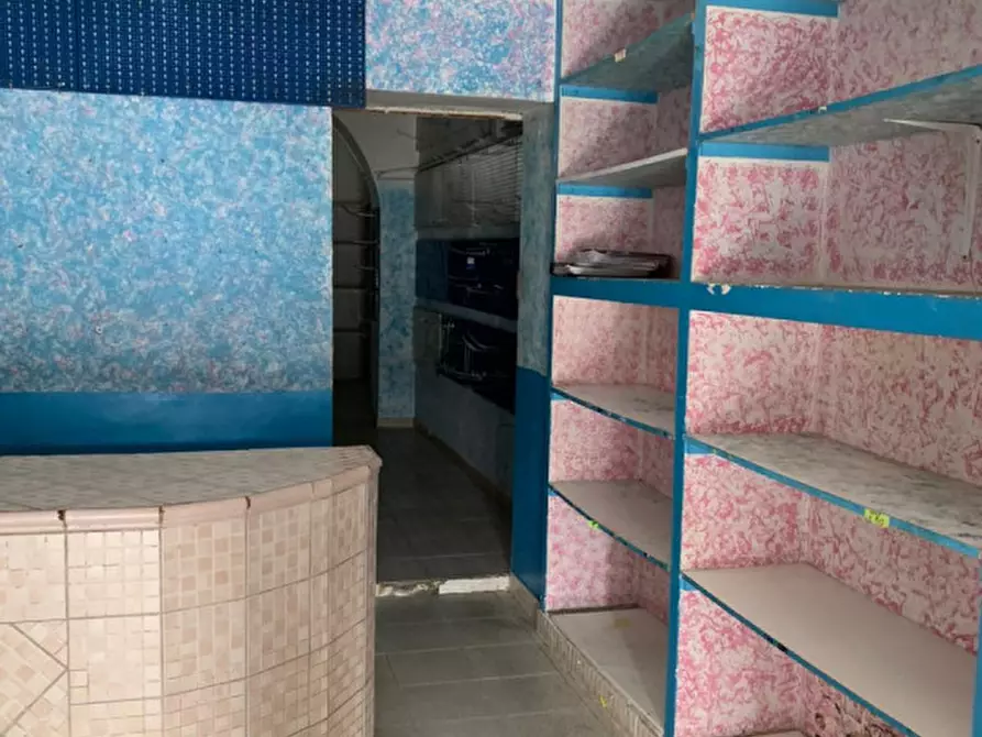 Immagine 7 di Attività commerciale in affitto  in Via Endimione a Roma