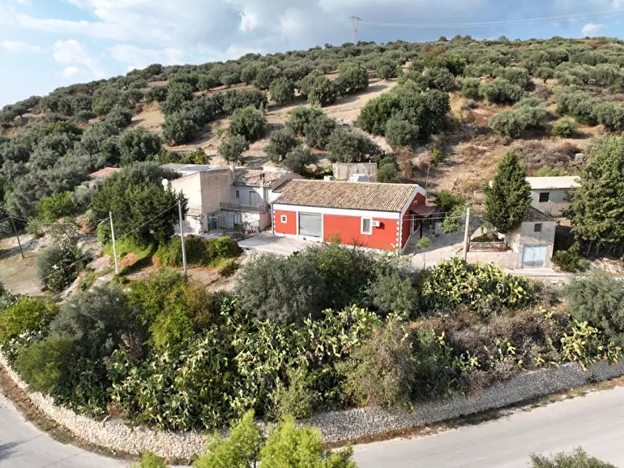 Immagine 1 di Villa in vendita  in Strada Provinciale Palazzolo Giarratana a Palazzolo Acreide