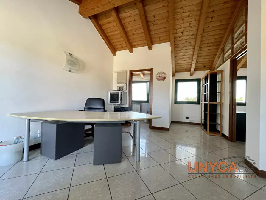 Immagine 3 di Ufficio in affitto  in Via Chiesanuova a Padova