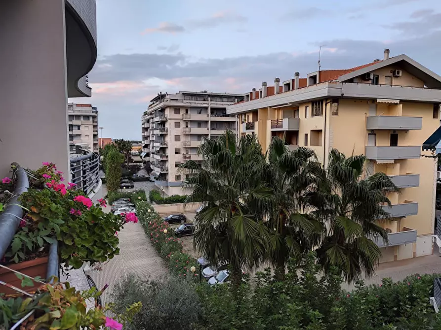 Immagine 10 di Appartamento in vendita  in via Lussemburgo a Montesilvano