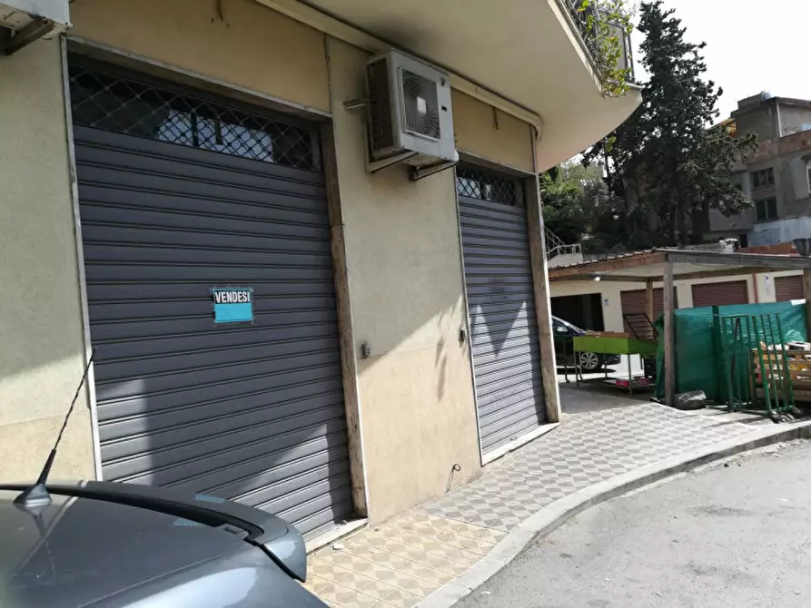 Immagine 1 di Negozio in vendita  in Via Giuseppe Melacrino a Reggio Di Calabria