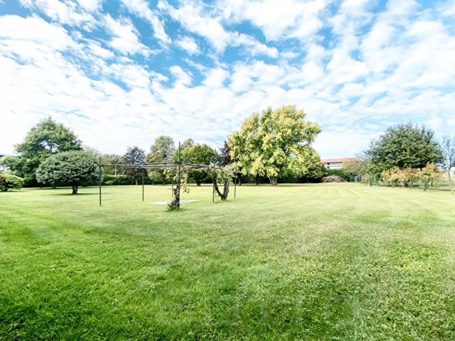 Immagine 33 di Villa in vendita  in Via Novara 9 a Suno