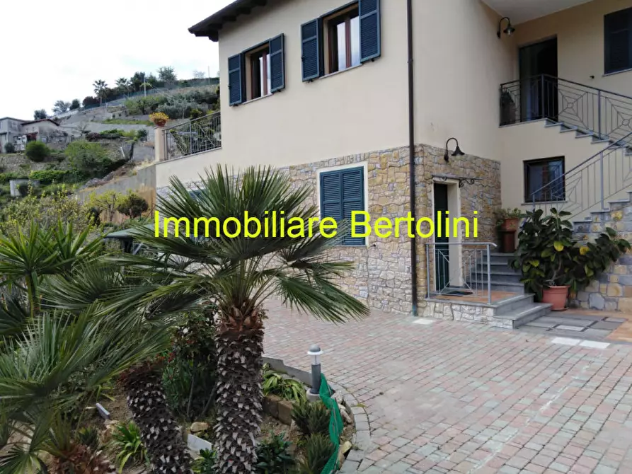 Immagine 2 di Villa in vendita  in via degli inglesi a Bordighera