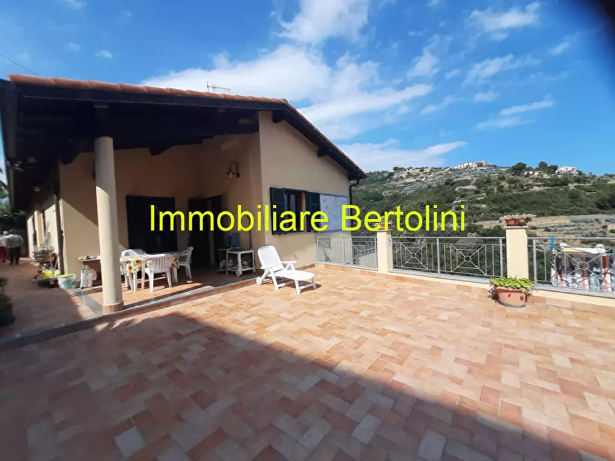 Immagine 3 di Villa in vendita  in via degli inglesi a Bordighera