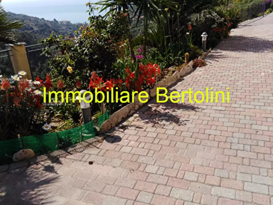 Immagine 7 di Villa in vendita  in via degli inglesi a Bordighera