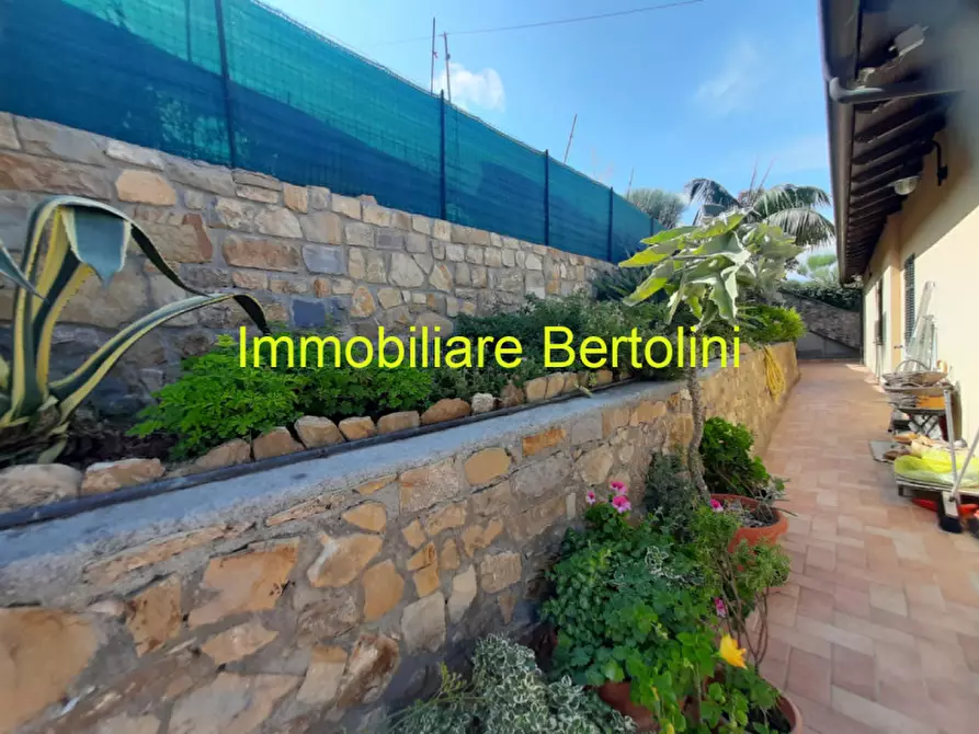 Immagine 57 di Villa in vendita  in via degli inglesi a Bordighera