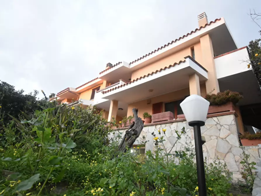 Immagine 6 di Villa in vendita  a Quartu Sant'elena