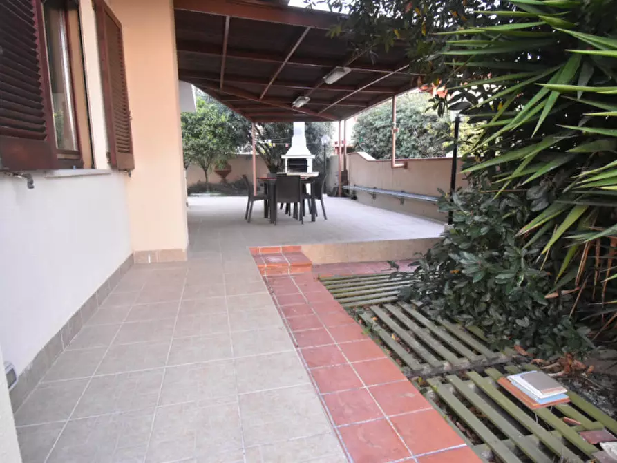 Immagine 10 di Villa in vendita  a Quartu Sant'elena