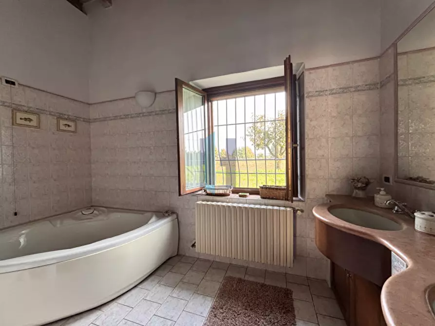 Immagine 10 di Rustico / casale in vendita  a Brescia