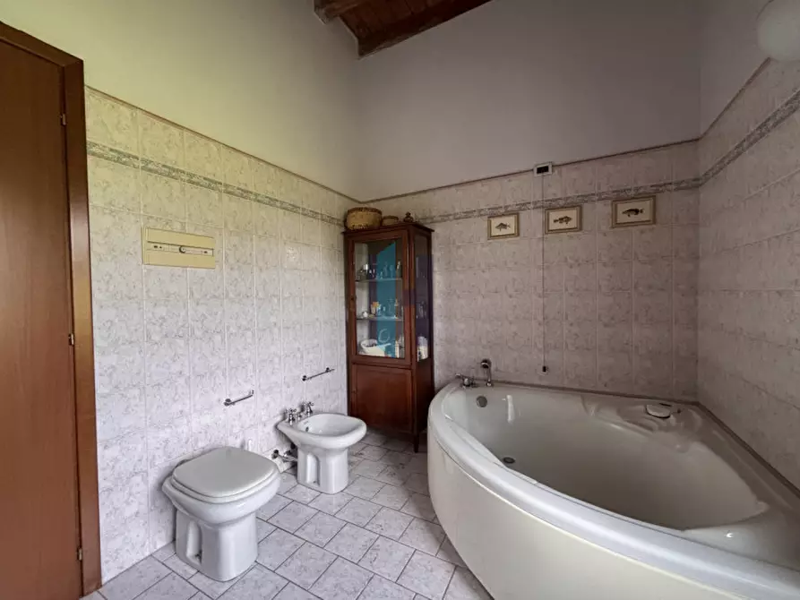 Immagine 11 di Rustico / casale in vendita  a Brescia