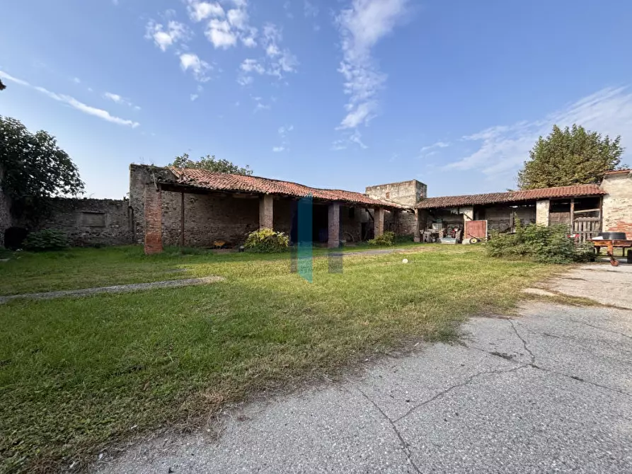 Immagine 19 di Rustico / casale in vendita  a Brescia