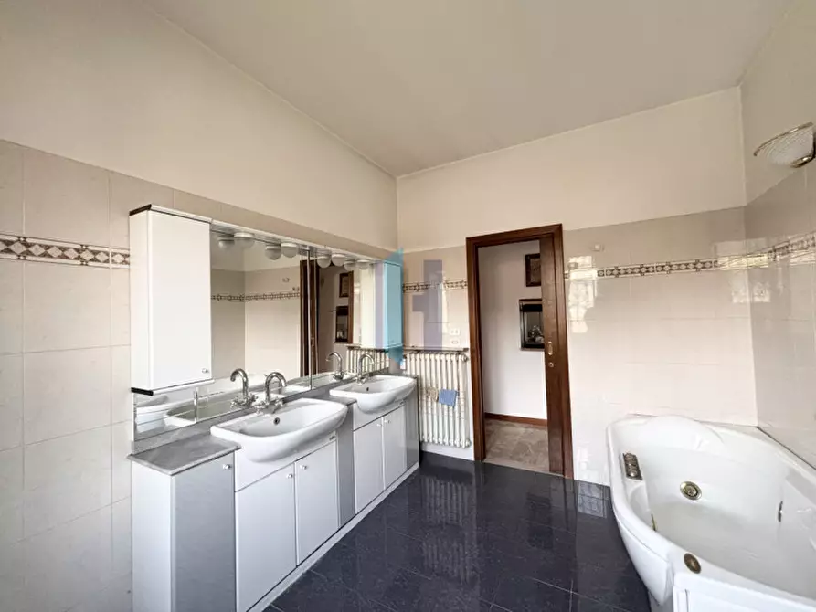 Immagine 21 di Appartamento in vendita  in Via Torricella Di Sopra a Brescia