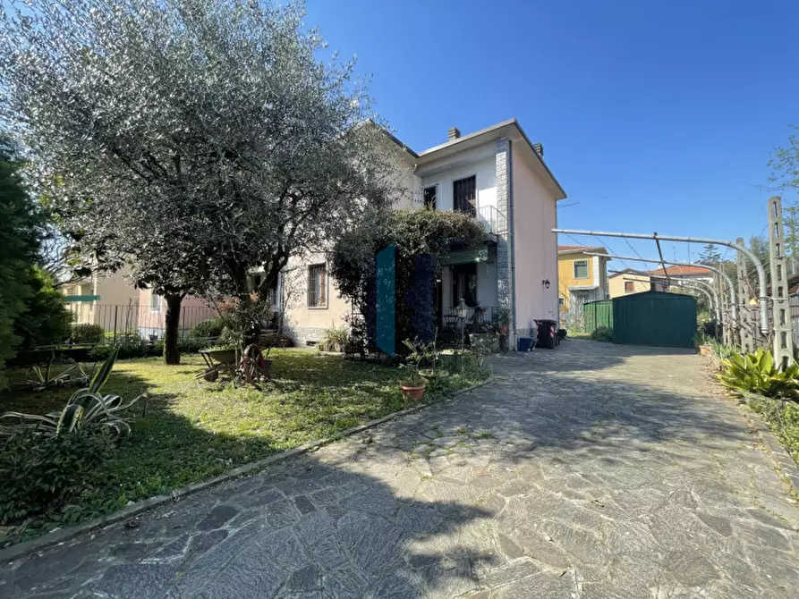 Immagine 2 di Casa bifamiliare in vendita  in Via Bettoni a Brescia