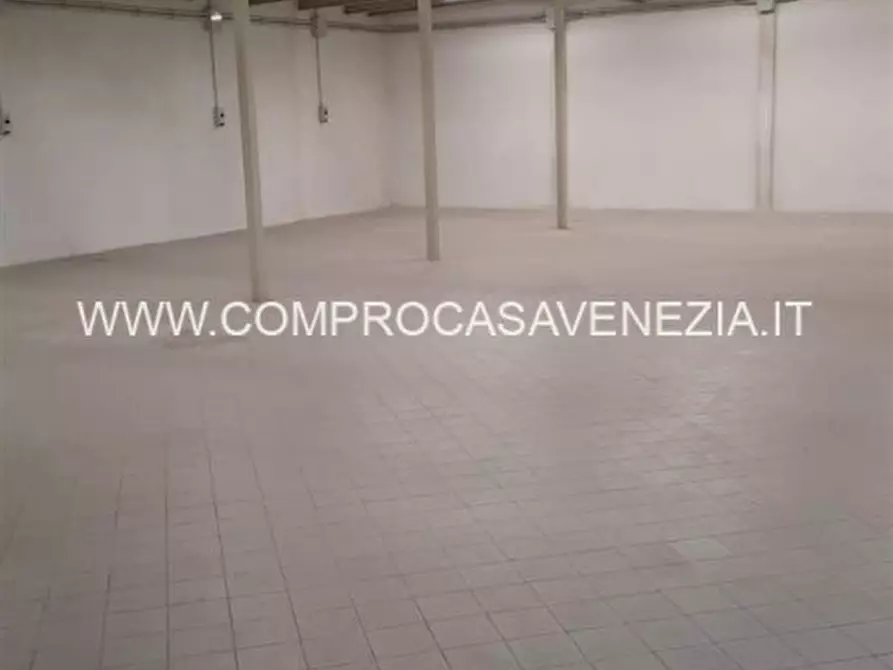 Immagine 2 di Capannone industriale in affitto  in via alle cave a Casale Sul Sile