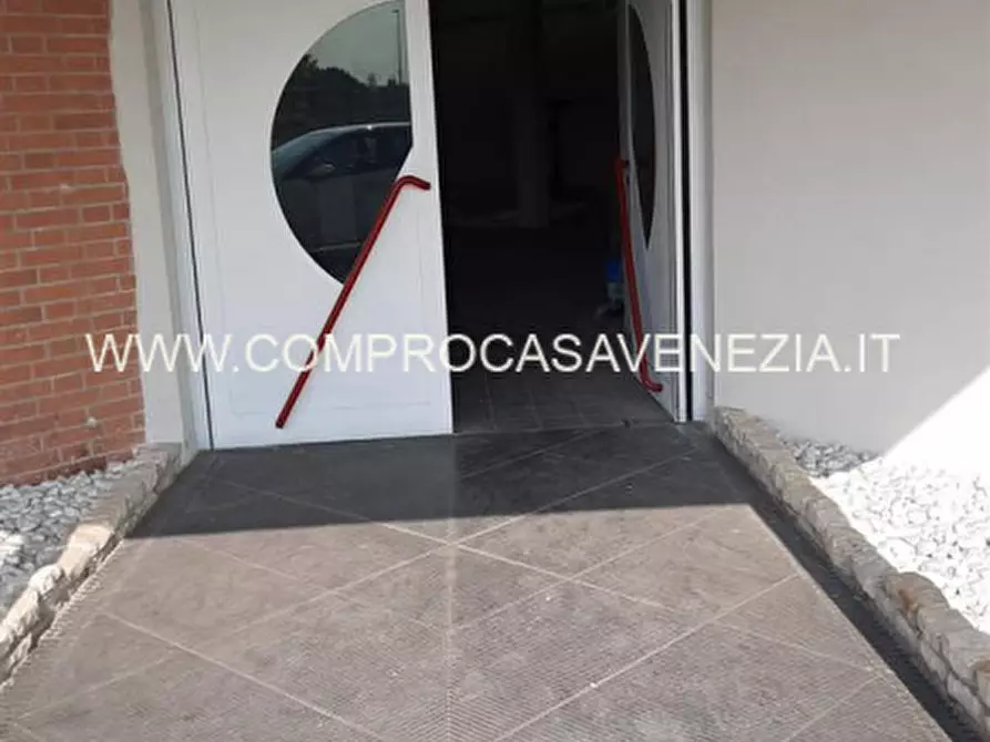 Immagine 3 di Capannone industriale in affitto  in via alle cave a Casale Sul Sile