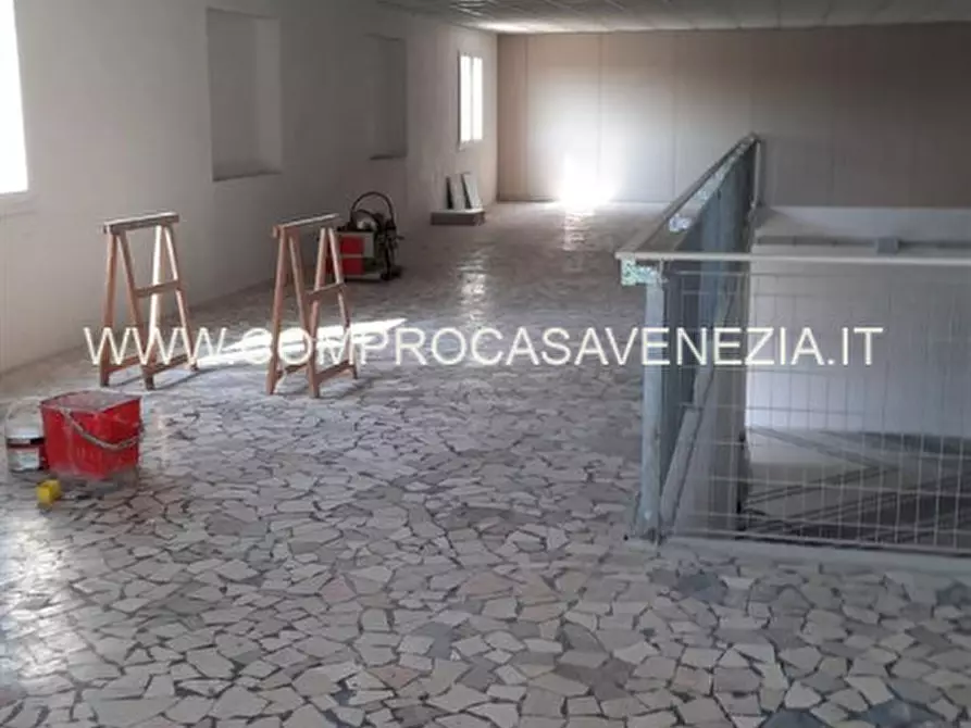 Immagine 7 di Capannone industriale in affitto  in via alle cave a Casale Sul Sile