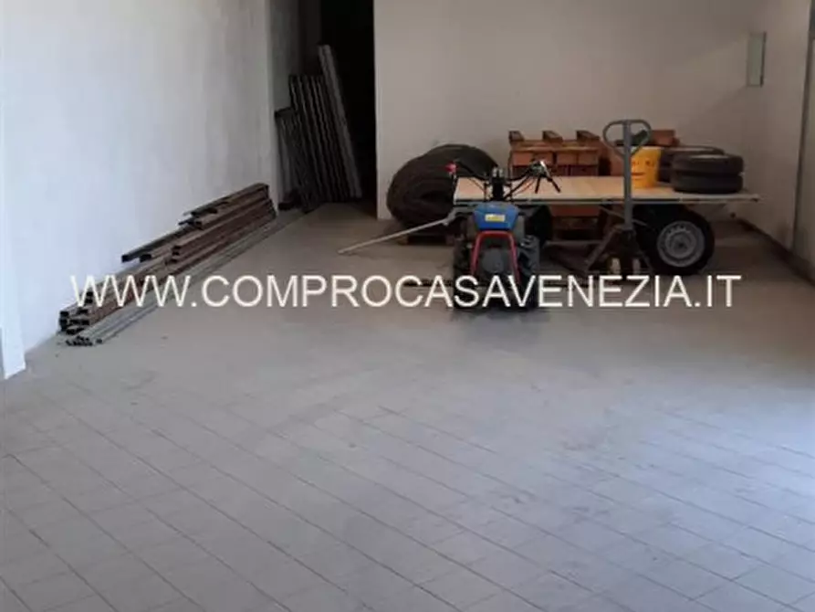 Immagine 18 di Capannone industriale in affitto  in via alle cave a Casale Sul Sile