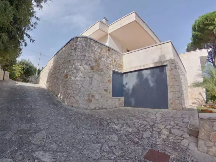 Immagine 4 di Casa trifamiliare in vendita  a Fasano