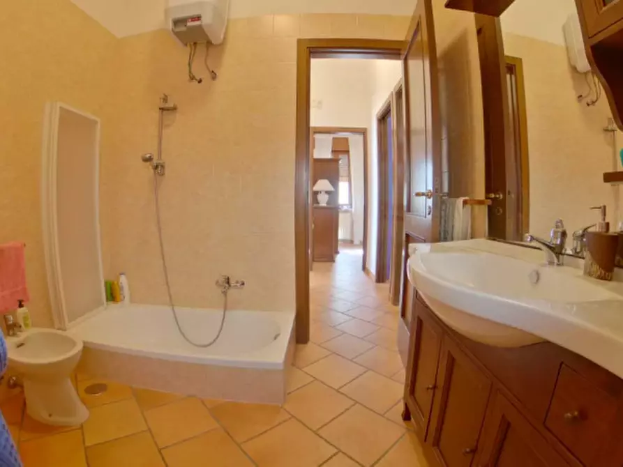 Immagine 16 di Casa trifamiliare in vendita  a Fasano