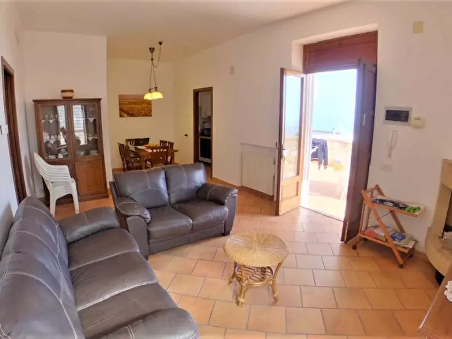 Immagine 21 di Casa trifamiliare in vendita  a Fasano