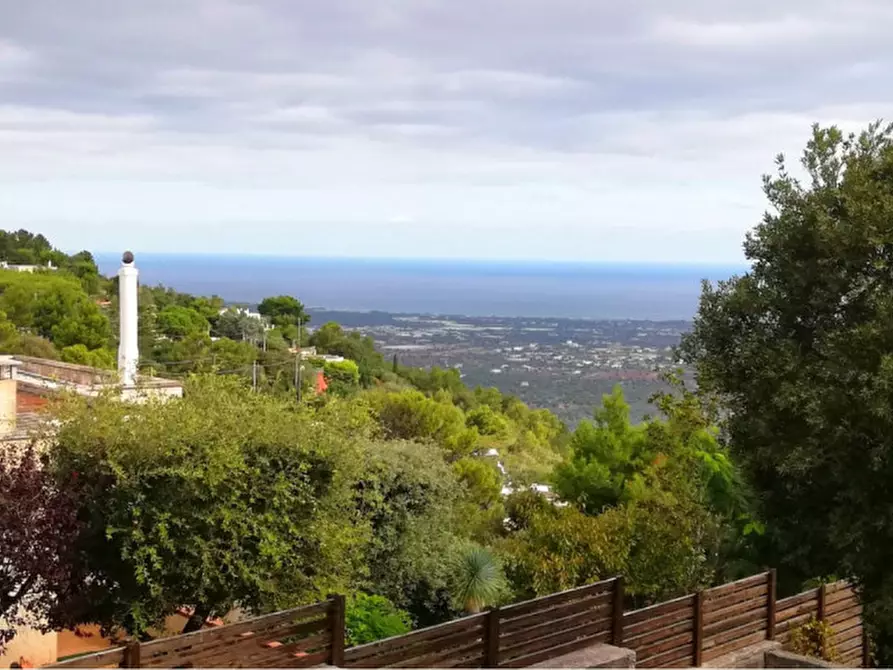 Immagine 36 di Casa trifamiliare in vendita  a Fasano