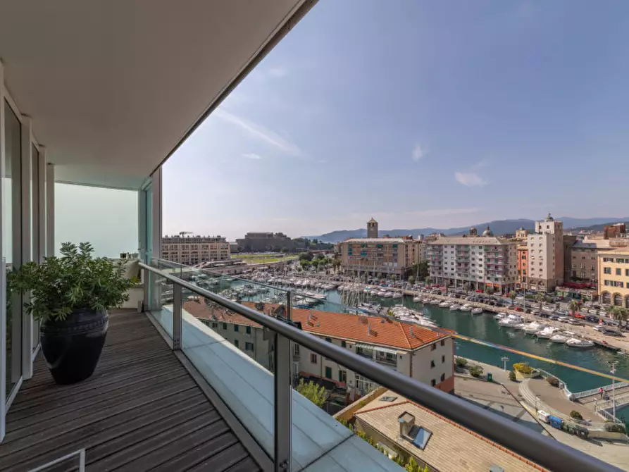 Immagine 11 di Appartamento in vendita  in via Chiodo a Savona