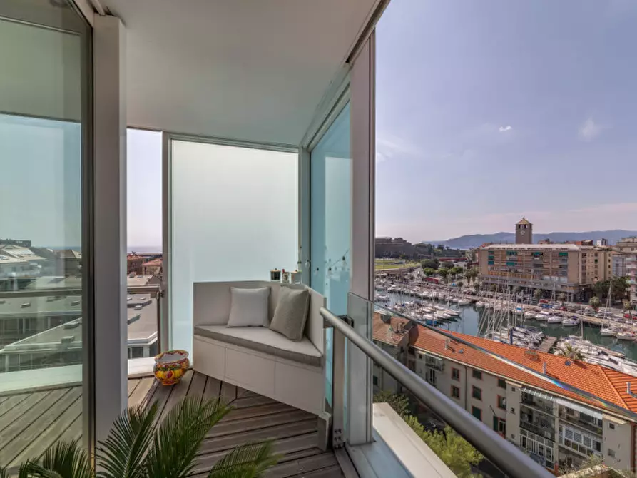 Immagine 12 di Appartamento in vendita  in via Chiodo a Savona