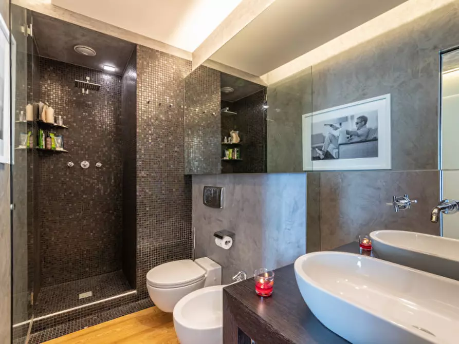 Immagine 27 di Appartamento in vendita  in via Chiodo a Savona