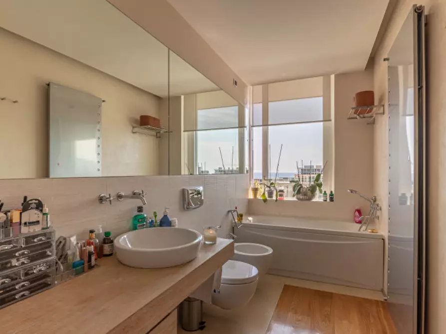 Immagine 30 di Appartamento in vendita  in via Chiodo a Savona