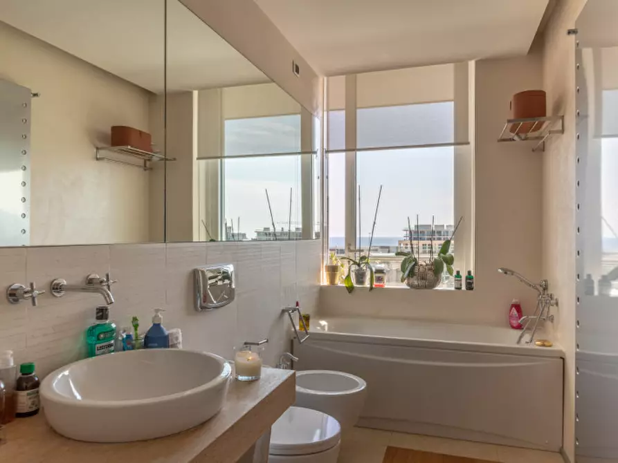 Immagine 31 di Appartamento in vendita  in via Chiodo a Savona