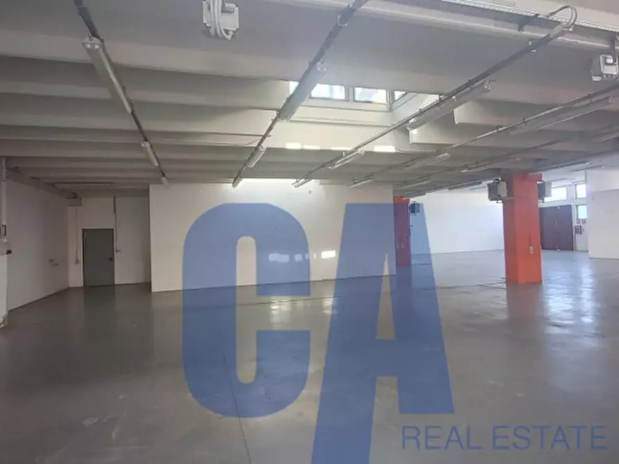 Immagine 22 di Laboratorio in affitto  in PIAZZALE MACIACHINI CARLO a Milano