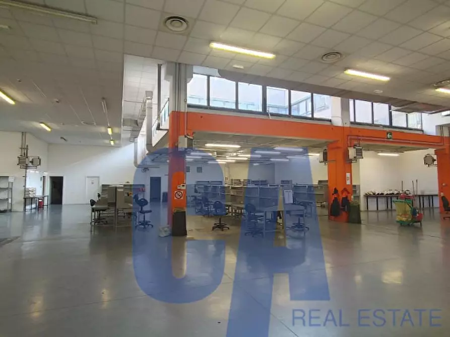 Immagine 6 di Attività commerciale in affitto  in PIAZZALE MACIACHINI CARLO a Milano