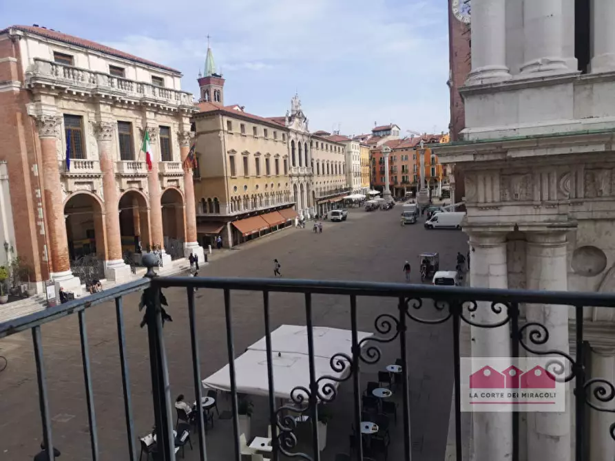 Immagine 1 di Ufficio in affitto  in piazza dei signori a Vicenza