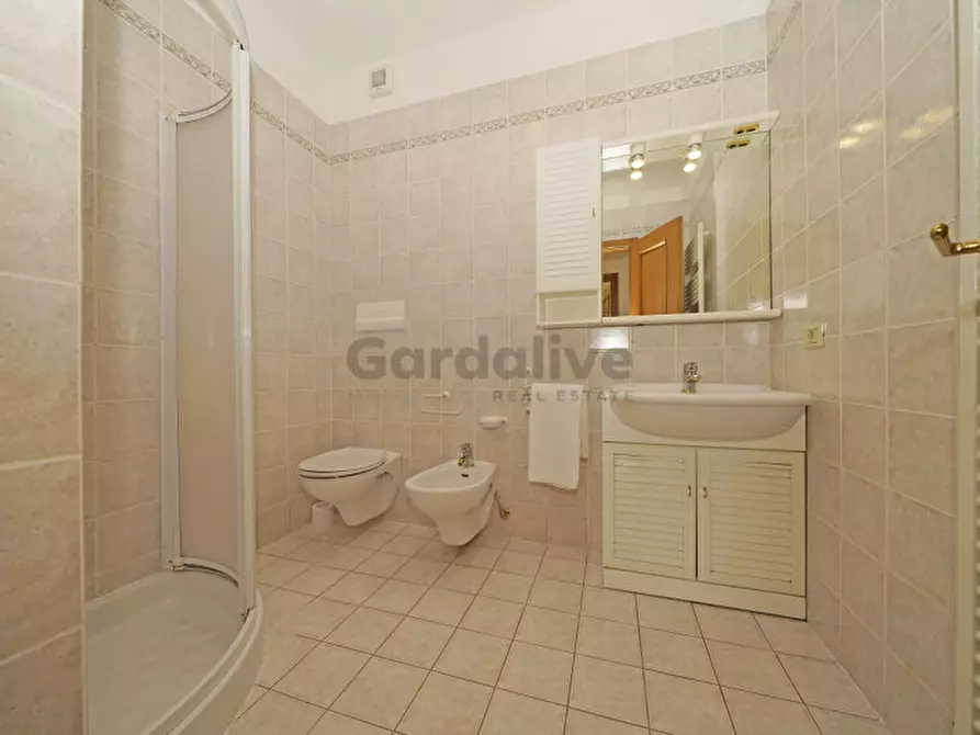 Immagine 28 di Casa indipendente in vendita  in Via Apollo 11 a Tremosine