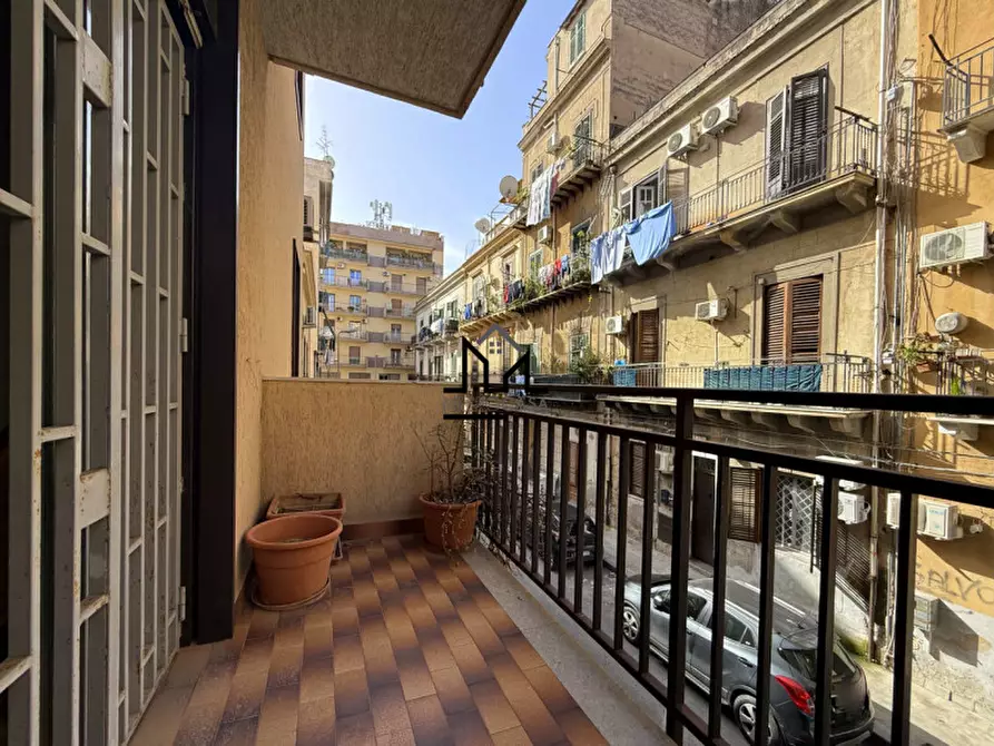 Immagine 10 di Appartamento in vendita  a Palermo