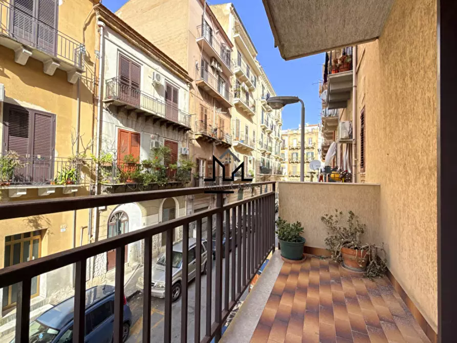 Immagine 12 di Appartamento in vendita  a Palermo