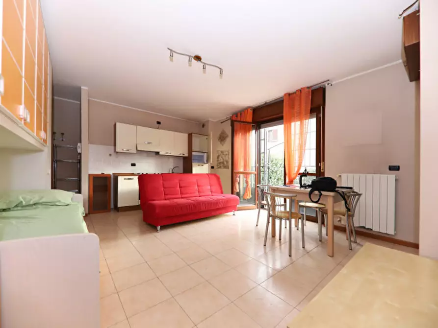 Immagine 1 di Appartamento in vendita  in via Beretta Molla a Desio