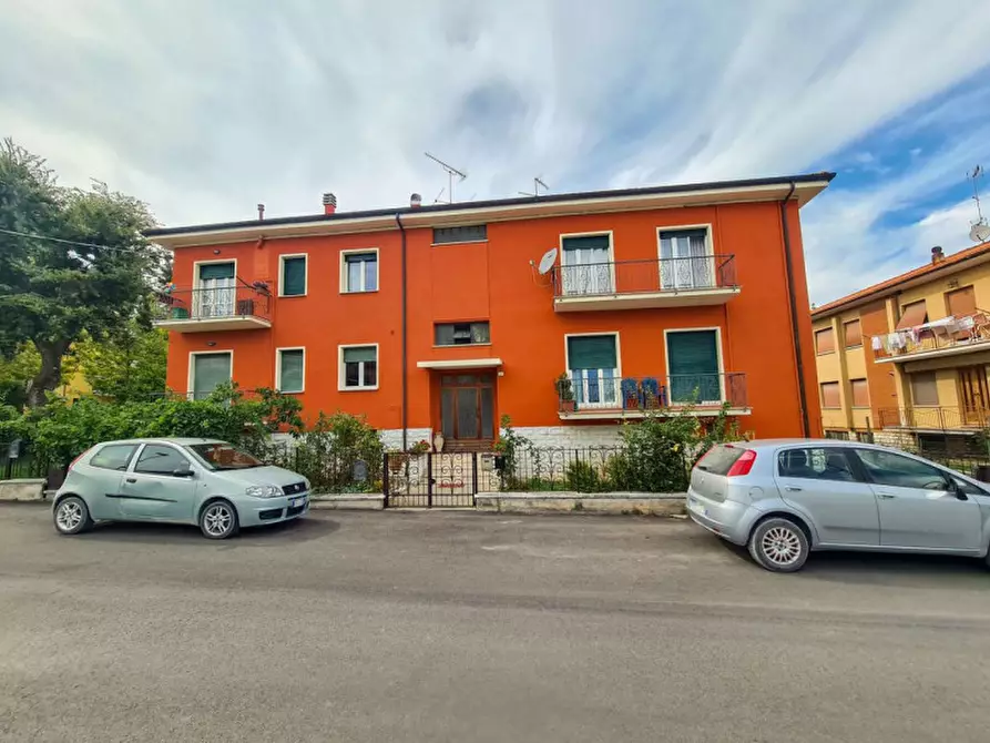 Immagine 1 di Appartamento in vendita  in via Campo Sportivo a Urbania
