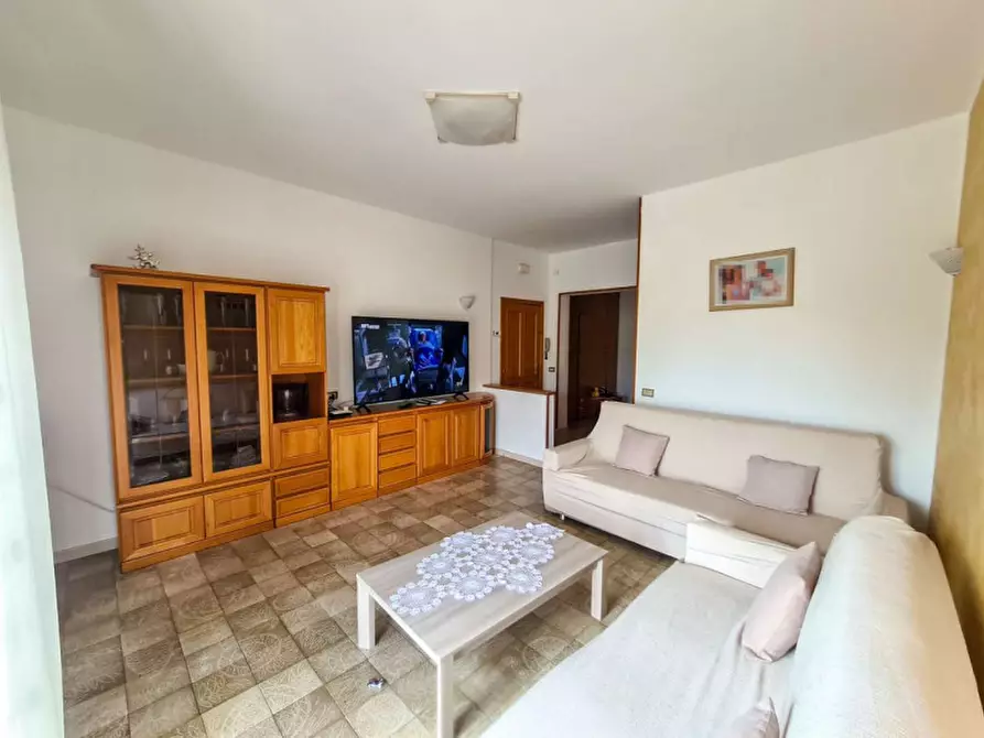 Immagine 3 di Appartamento in vendita  in via Campo Sportivo a Urbania