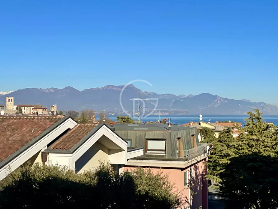 Immagine 1 di Appartamento in vendita  in Desenzano del Garda via villa del sole a Desenzano Del Garda