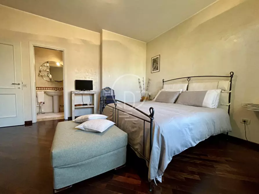 Immagine 16 di Appartamento in vendita  in Desenzano del Garda via villa del sole a Desenzano Del Garda