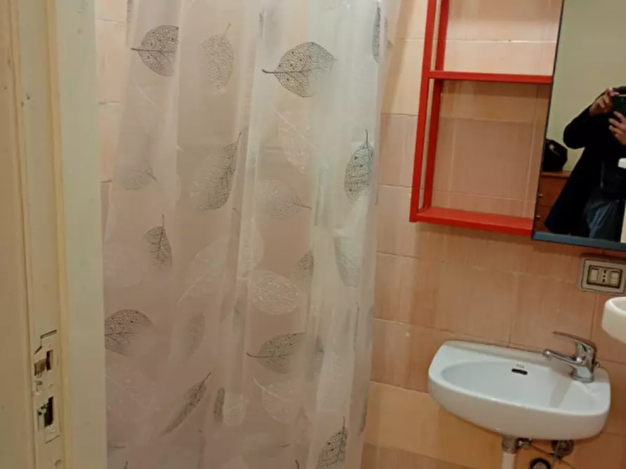 Immagine 5 di Monolocale in affitto  in via dei tribunali 197 a Napoli