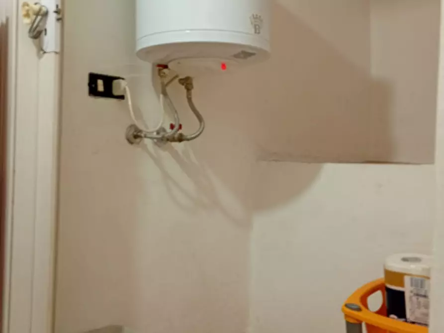 Immagine 6 di Monolocale in affitto  in via dei tribunali 197 a Napoli