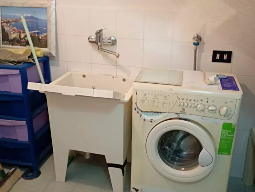 Immagine 9 di Monolocale in affitto  in via dei tribunali 197 a Napoli