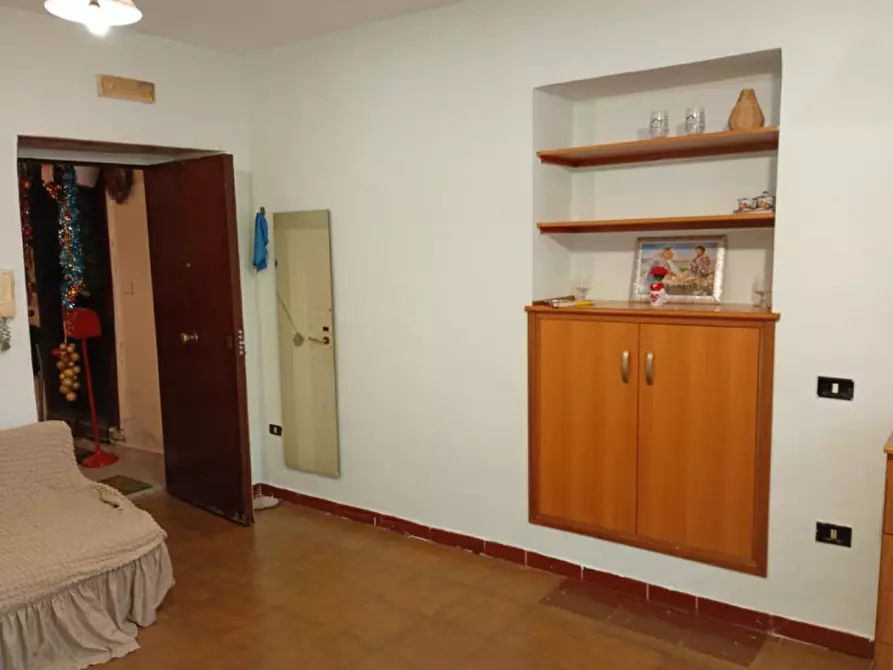 Immagine 13 di Monolocale in affitto  in via dei tribunali 197 a Napoli