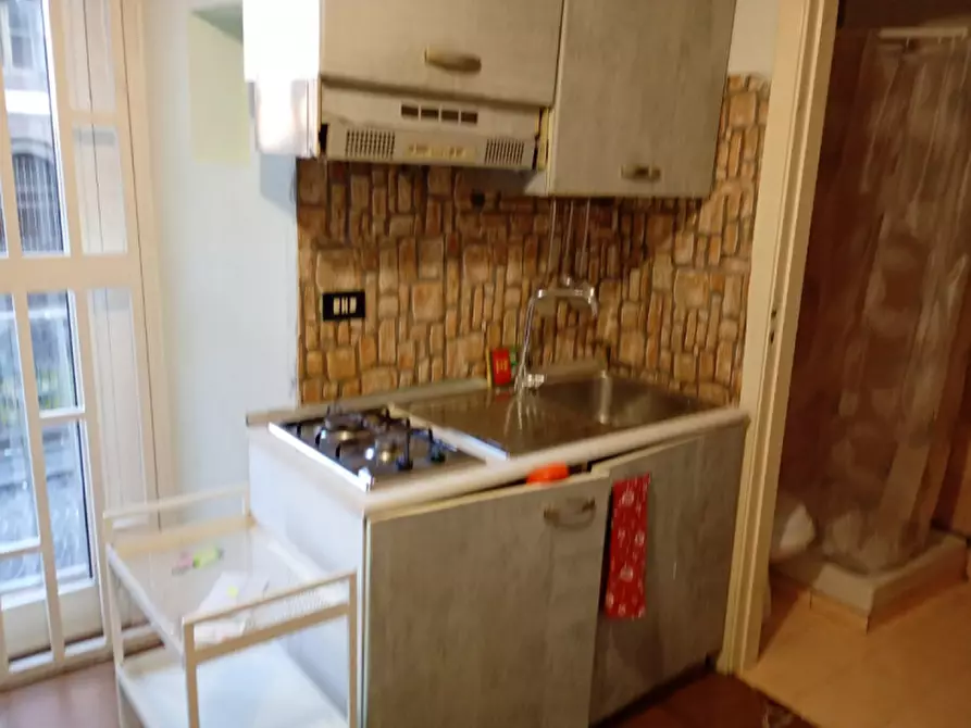 Immagine 15 di Monolocale in affitto  in via dei tribunali 197 a Napoli